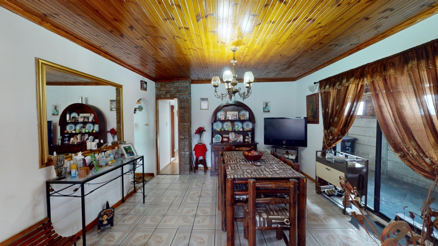 4 Bedroom Property for Sale in Gustrouw Western Cape